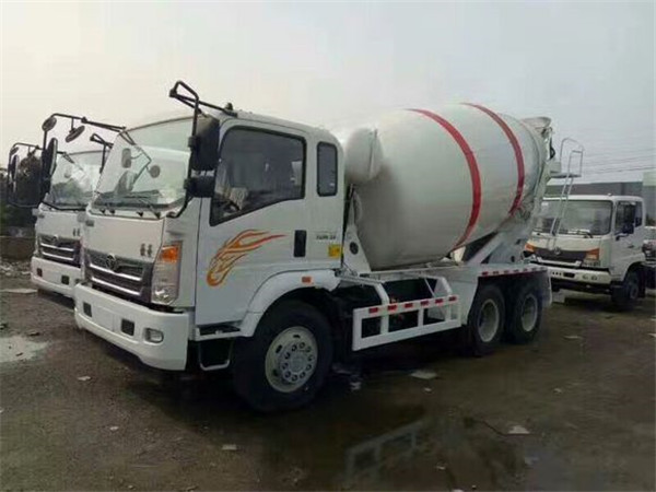 豪曼後八輪10方混凝土攪拌車價格