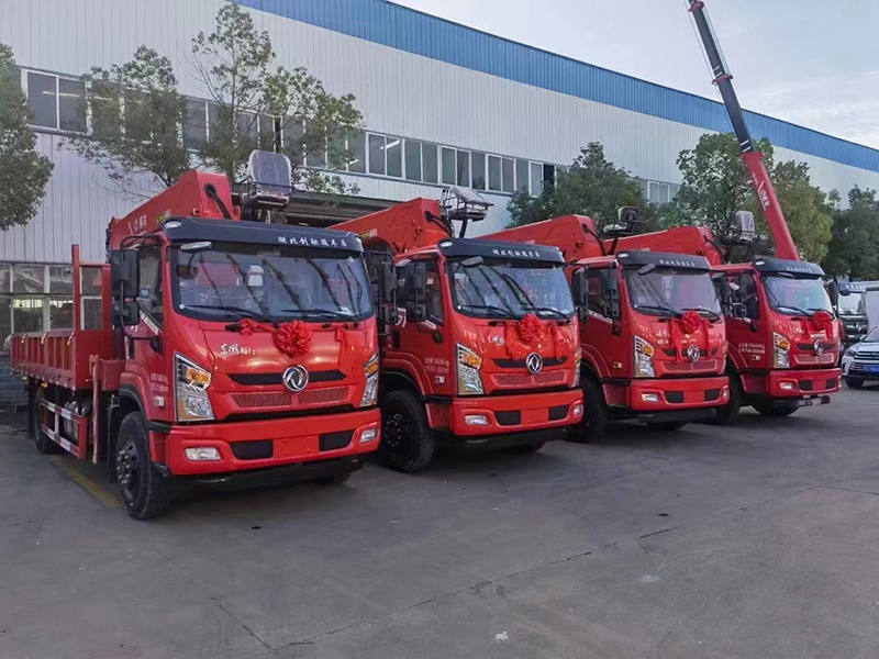 DFV5161JSQGP6D東風D1單橋随車吊