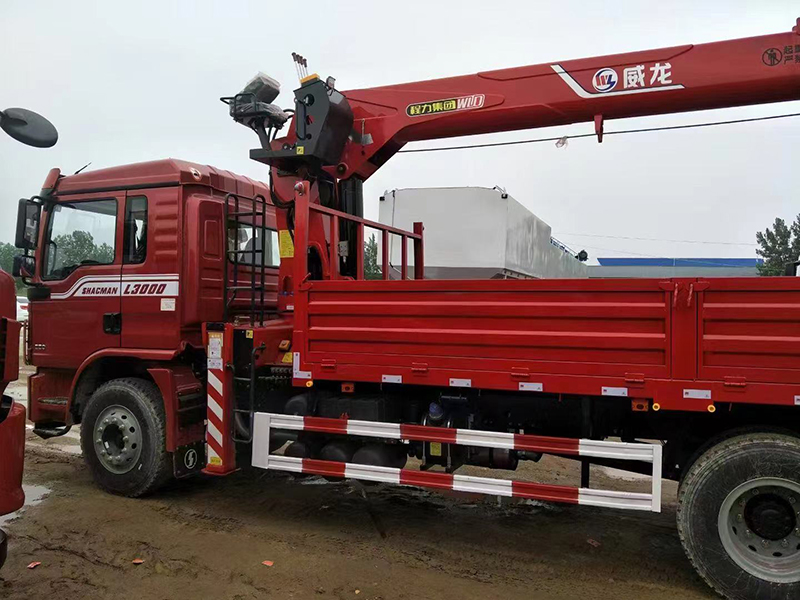 PFT5186JSQD6A陝汽德龍單橋随車吊